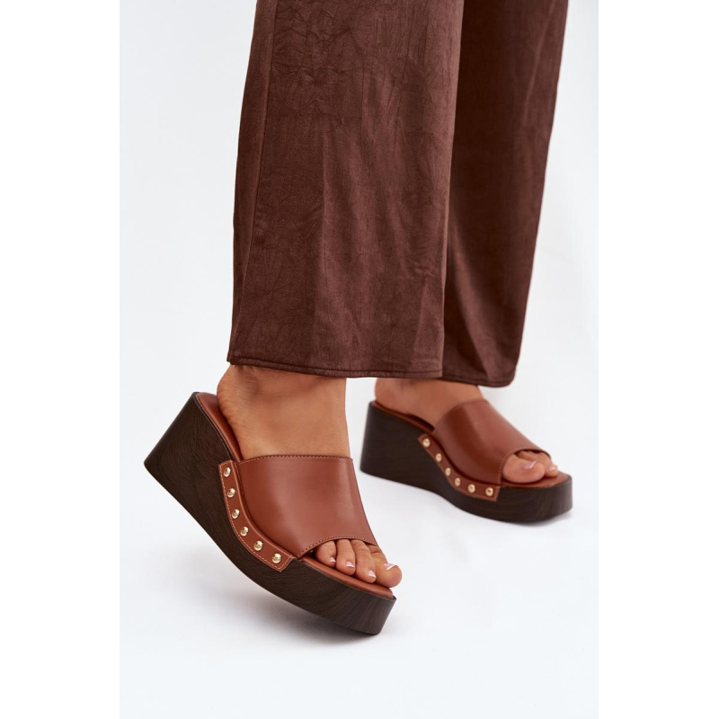 Dámske nazúvaky na platforme so zlatými sponami Camel Arionne - Odtiene hnedej a béžovej