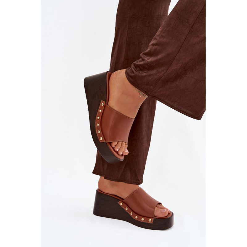 Dámske nazúvaky na platforme so zlatými sponami Camel Arionne - Odtiene hnedej a béžovej