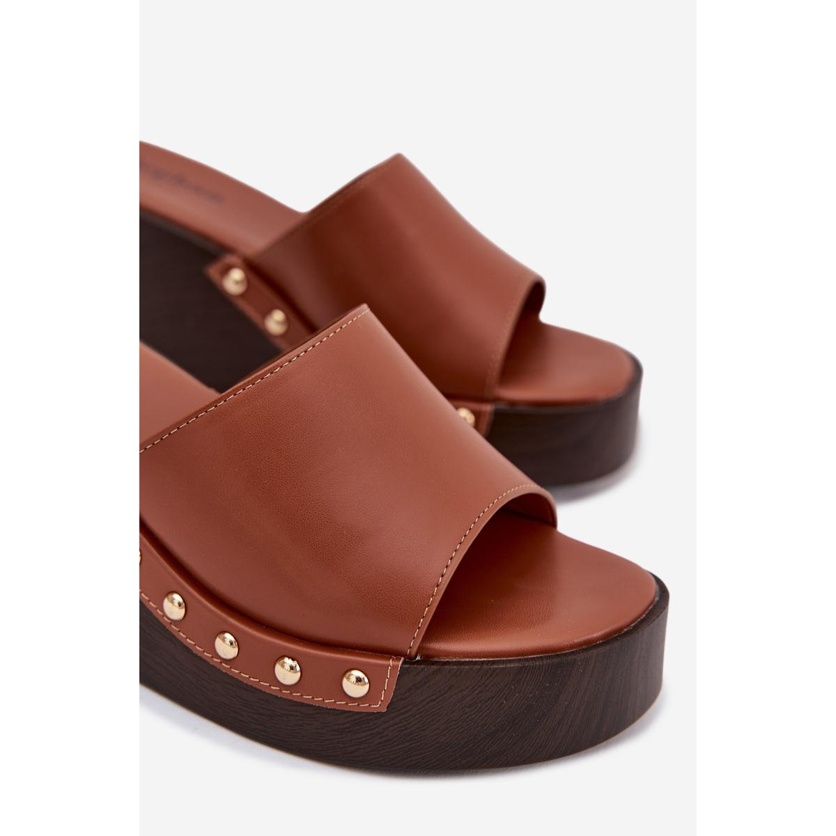 Dámske nazúvaky na platforme so zlatými sponami Camel Arionne - Odtiene hnedej a béžovej