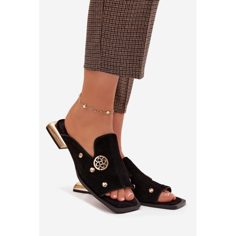 Semišové šľapky so zlatými ozdobami D&A CR61-3061 Čierne - Čierna