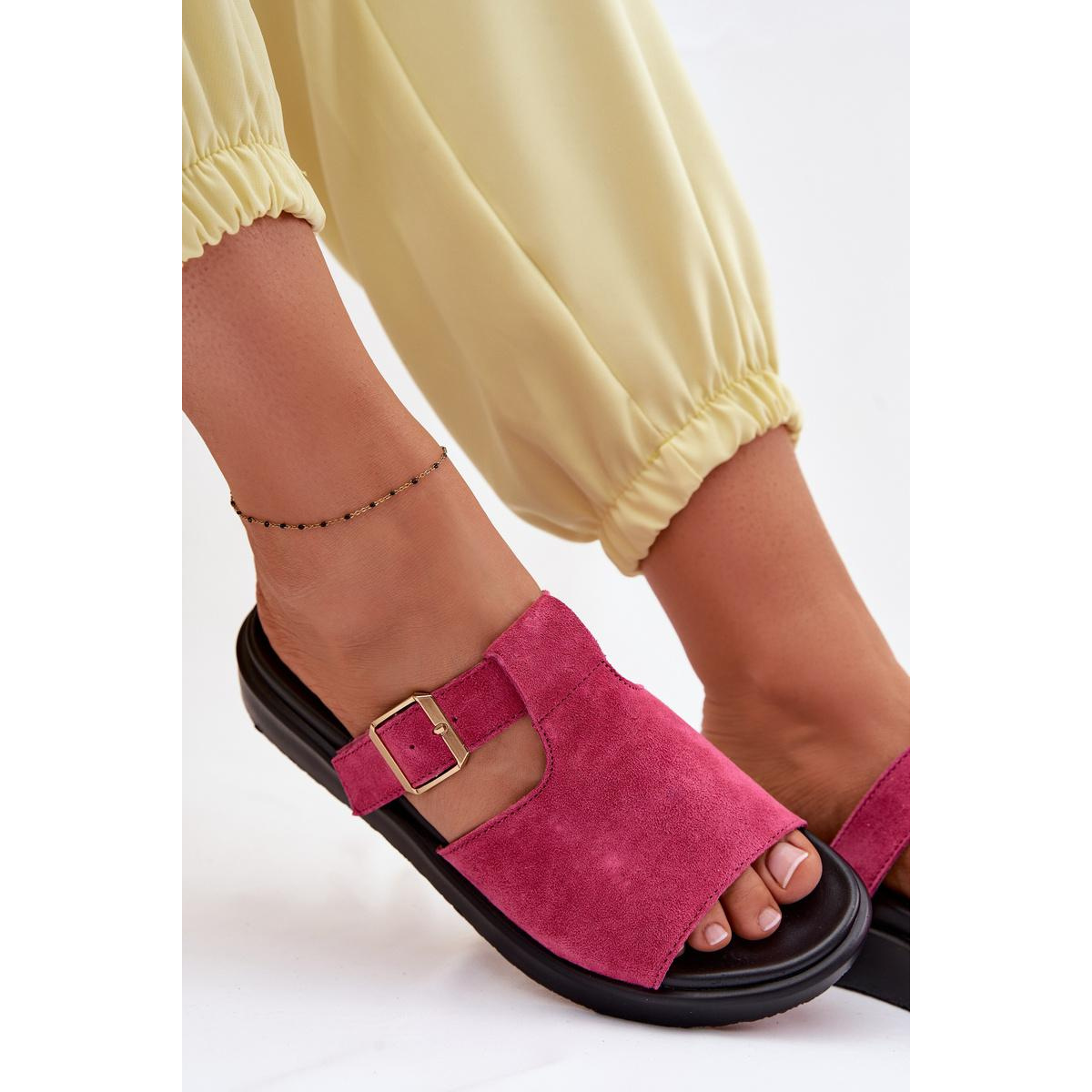 Semišové dámske platformové sandále so zlatým sponou Fuksia Zemela - Odtiene ružovej