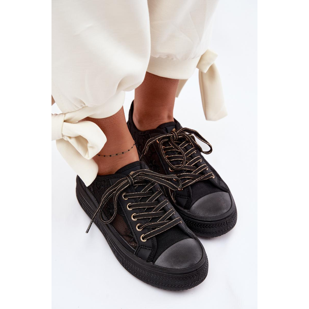 Dámske tenisky s čipkou na platforme Lee Cooper LCW-26-44-4479 Čierne - Čierna