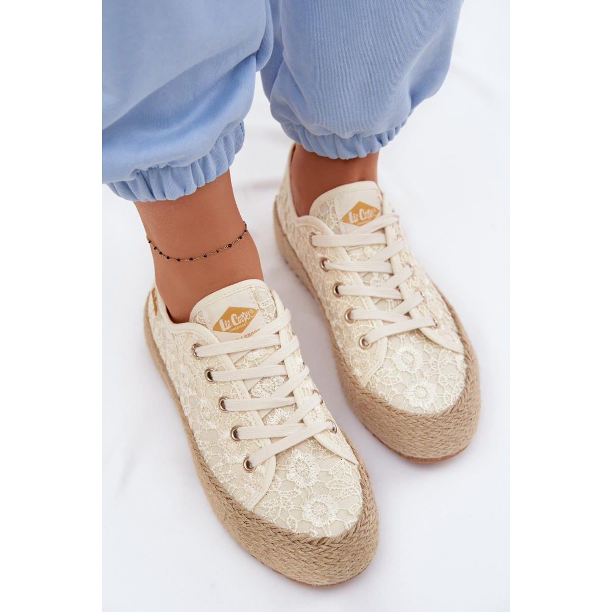Čipkované tenisky Espadrilles na platforme Lee Cooper LCW-26-31-4328 Béžové - Béžová