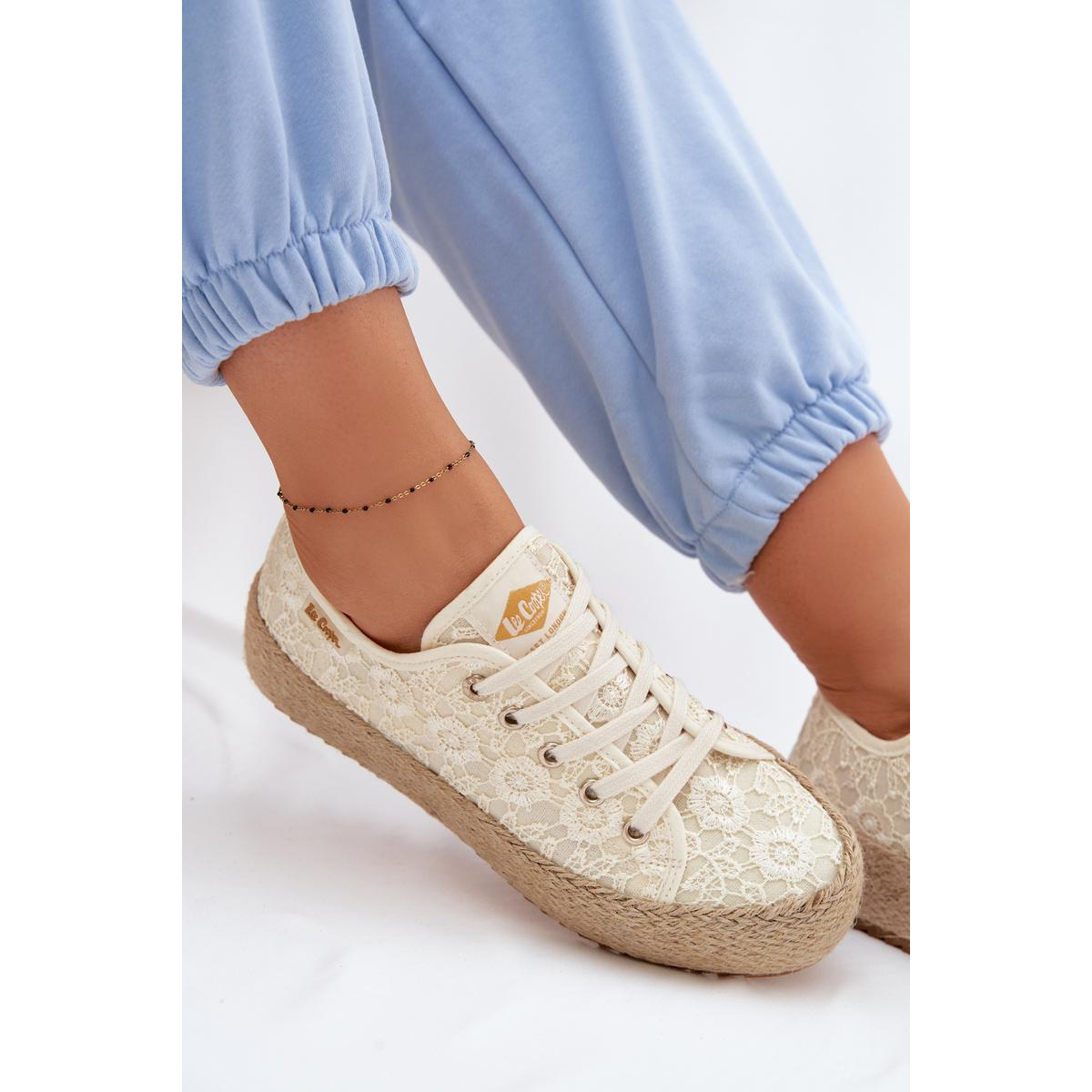 Čipkované tenisky Espadrilles na platforme Lee Cooper LCW-26-31-4328 Béžové - Béžová