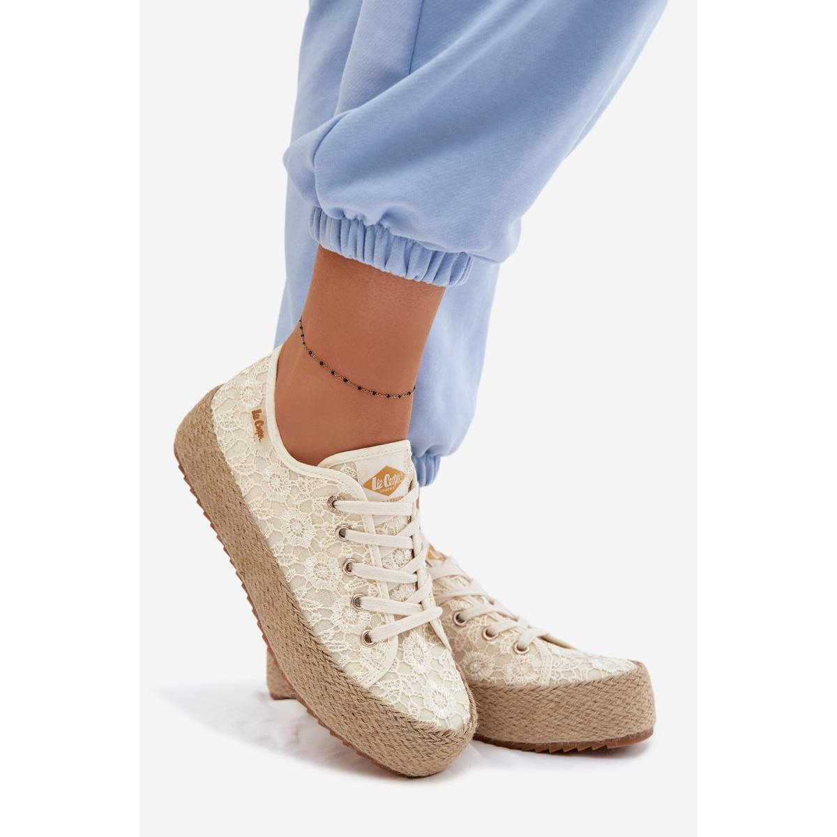 Čipkované tenisky Espadrilles na platforme Lee Cooper LCW-26-31-4328 Béžové - Béžová