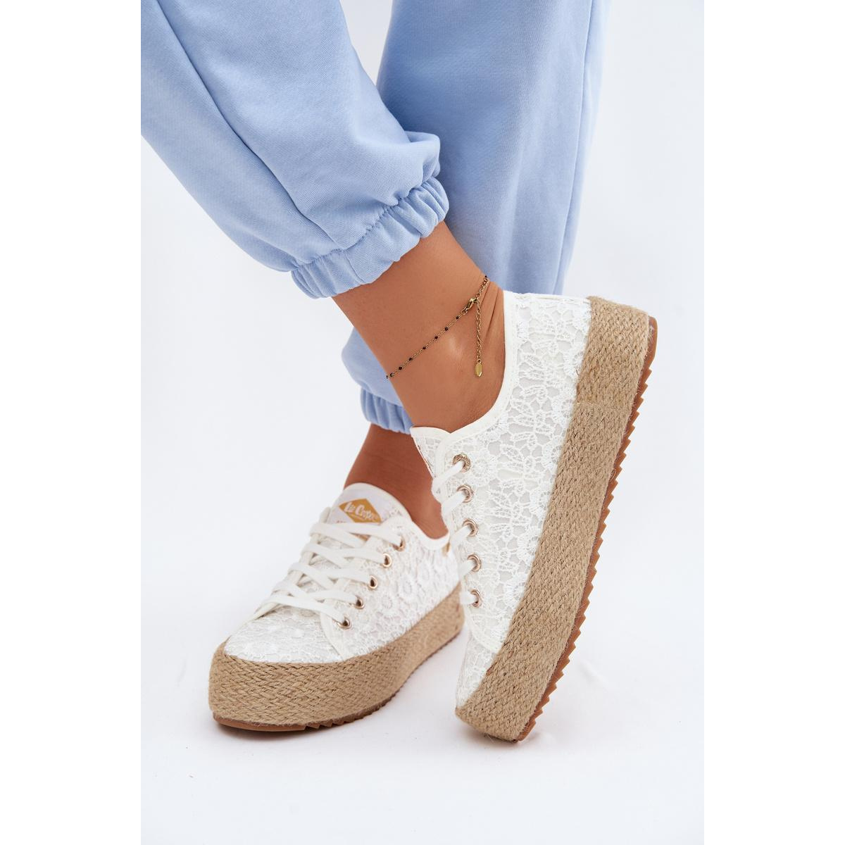 Čipkované tenisky Espadrilles na platforme Lee Cooper LCW-26-31-4326 Biele - Biela