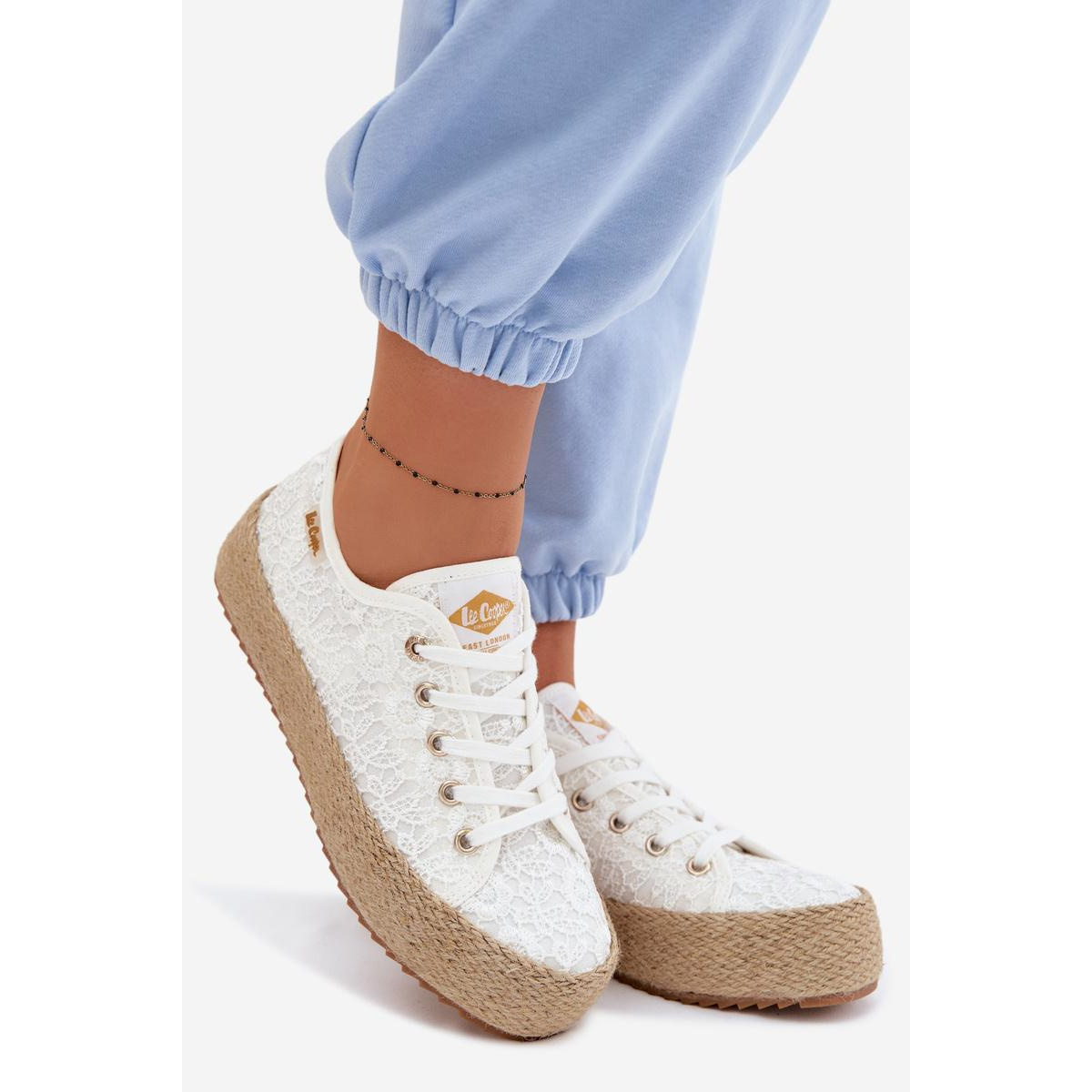 Čipkované tenisky Espadrilles na platforme Lee Cooper LCW-26-31-4326 Biele - Biela