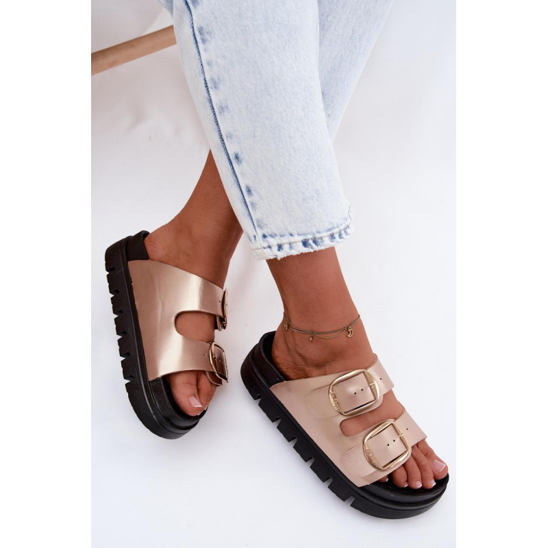 Dámske platformové sandále s prackami Lee Cooper LCW-26-35-4462L Zlaté