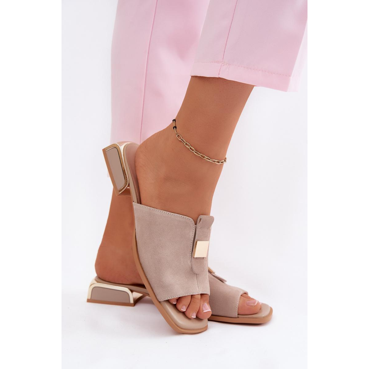 Semišové šľapky so zlatými ozdobami D&A CR61-3061 Čierne - Béžová