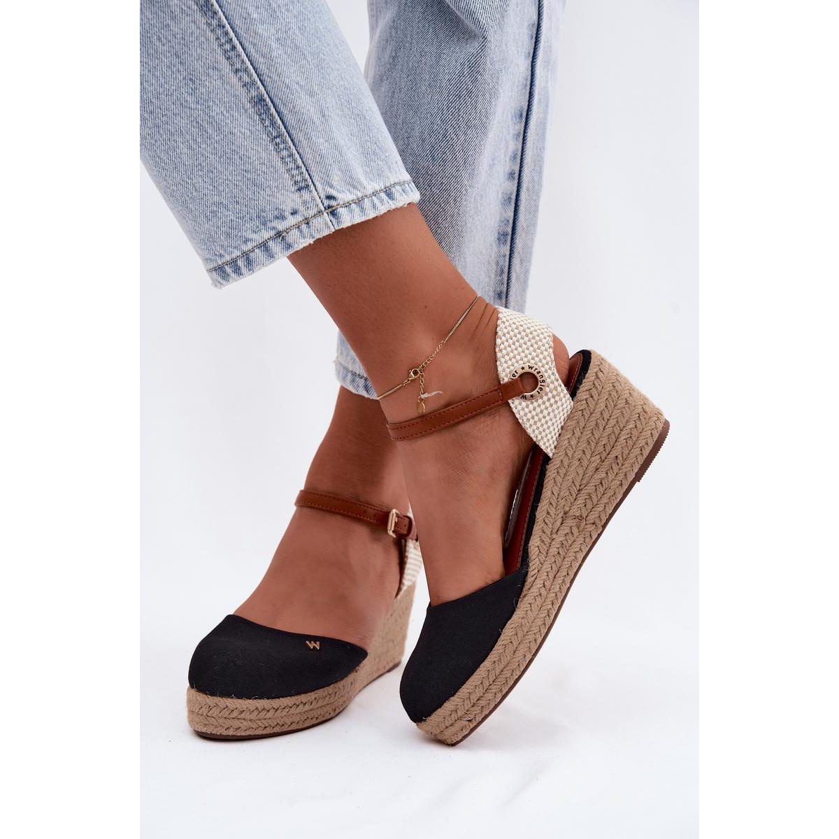Dámske Espadrille Sandále na Opätku Wrangler 20261087-25Y Čierne - Čierna