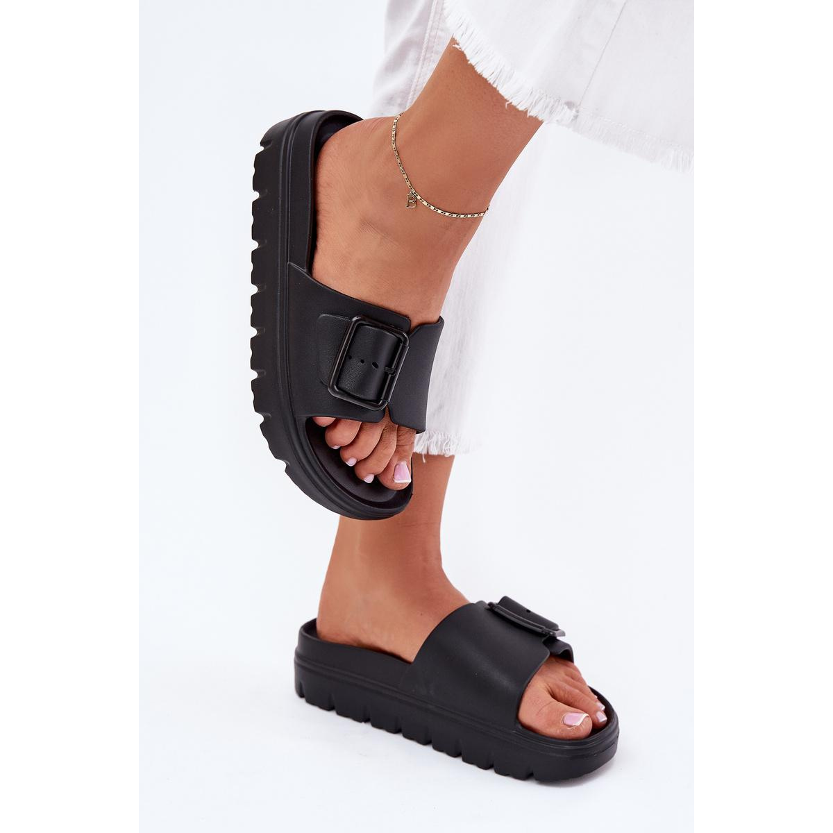 Dámske Pěnové Šľapky Na Platforme S Prackou Čierne Viasara - Čierna