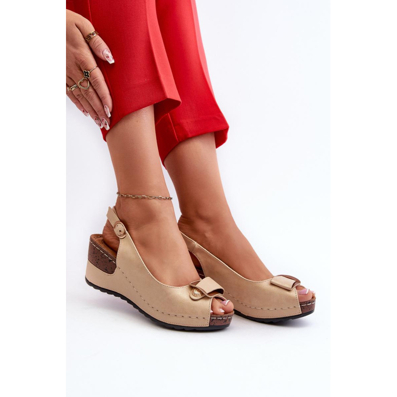 Dámske Ľahké Sandále Na Klinu Comfort Shoes Béžové Efravia - Béžová