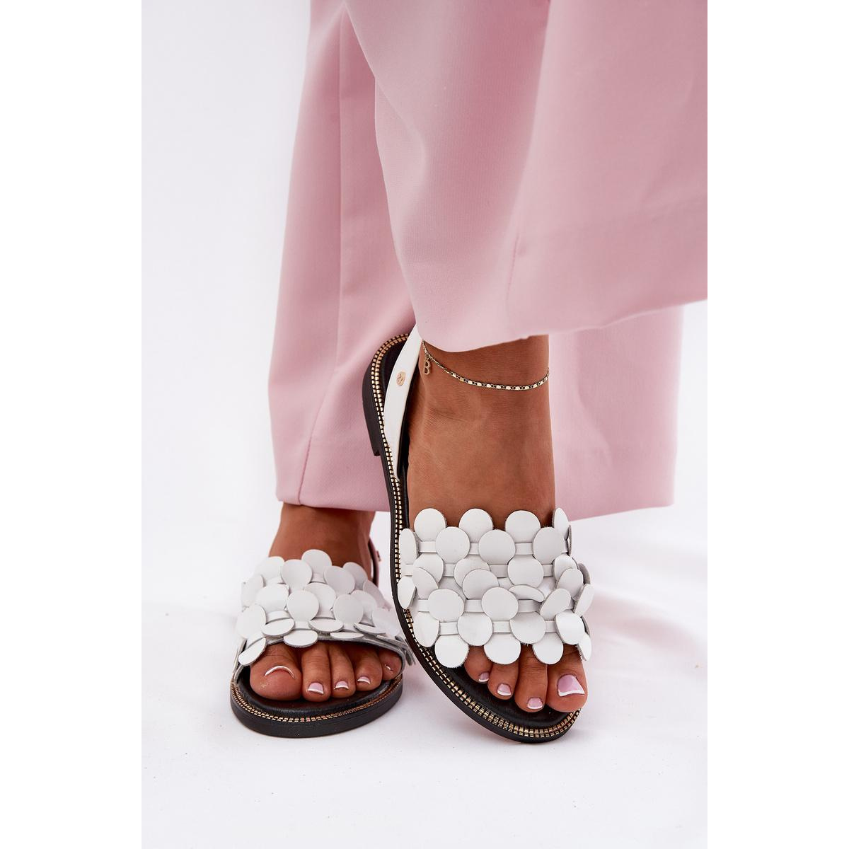 Kožené sandále na plochom podpätku biele Zazoo 40425 - Biela