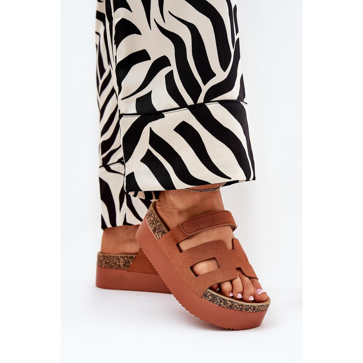 Šľapky Na Masívnej Platforme Camel Daldiva - Odtiene hnedej a béžovej