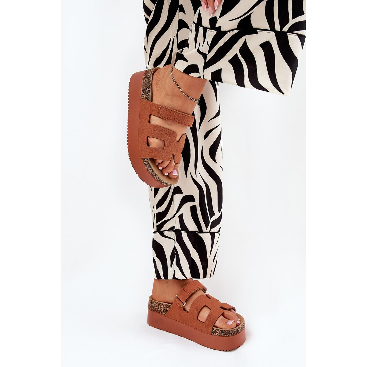 Šľapky Na Masívnej Platforme Camel Daldiva - Odtiene hnedej a béžovej