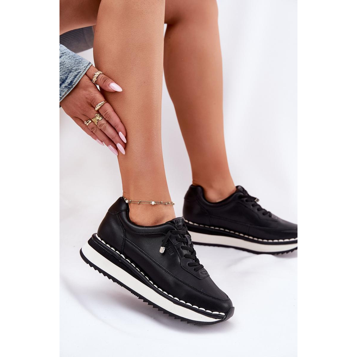 Dámske Kožené Sneakers Na Platforme Big Star RR274A335 Čierne - Čierna