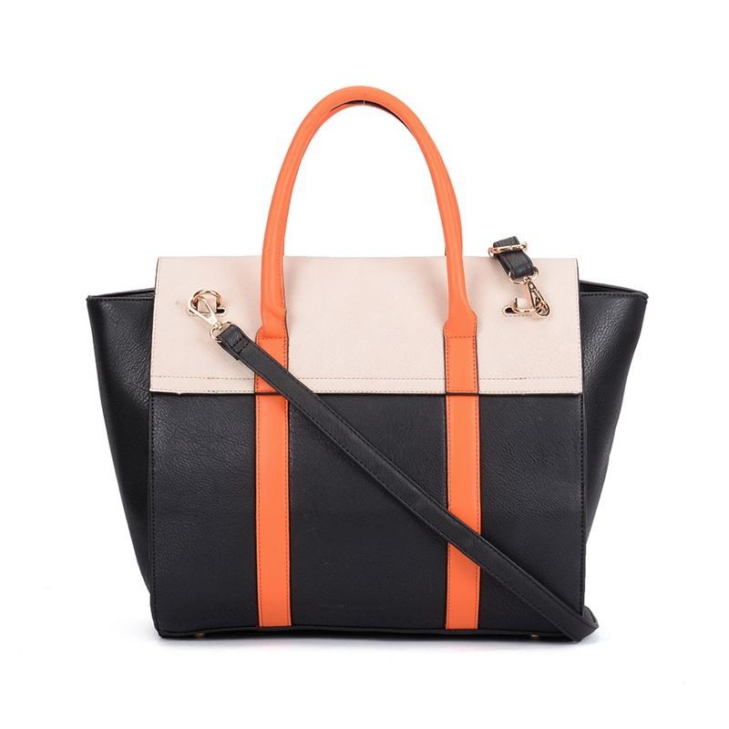 Čiernobiela kabelka s oranžovou rúčkou