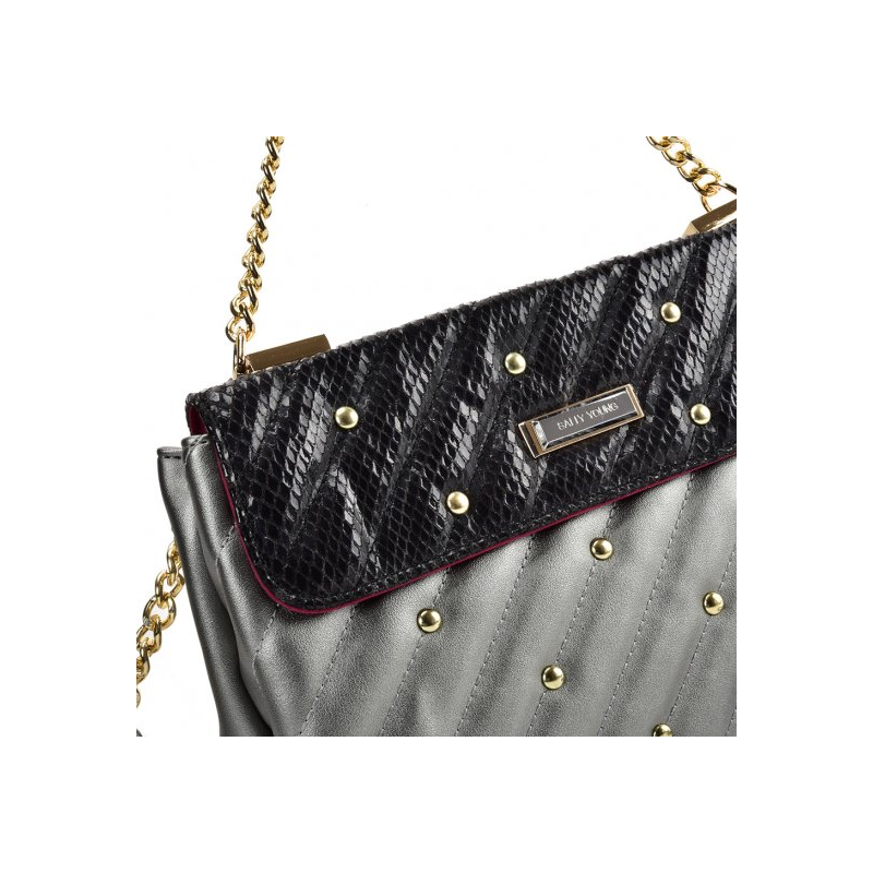 Strieborná dámska kabelka so zlatou rúčkou