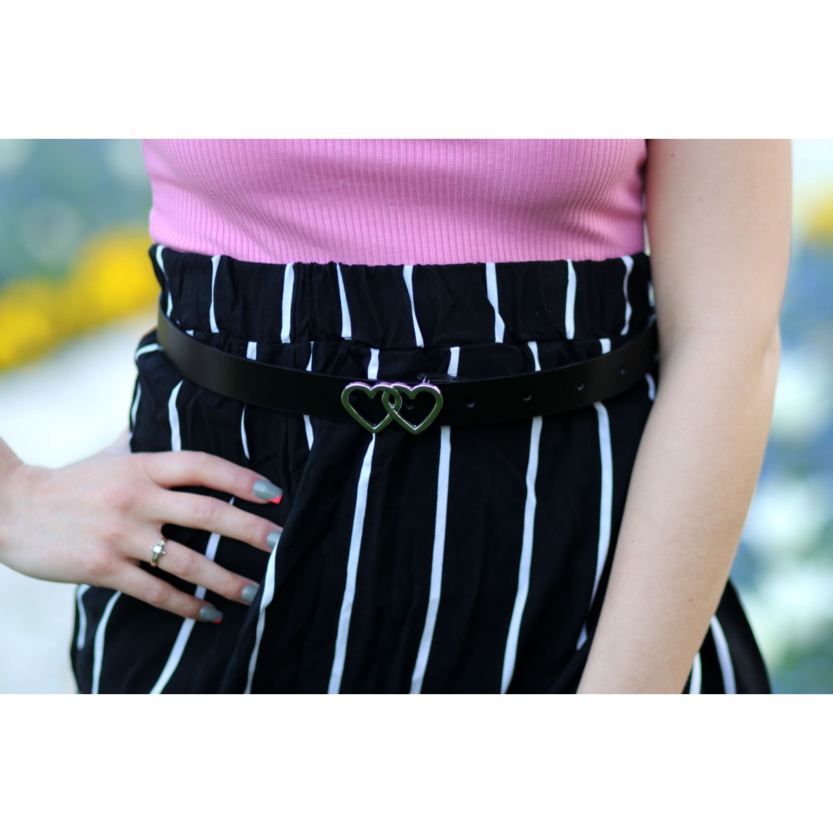 Dámsky kožený opasok so striebornou srdiečkovou prackou