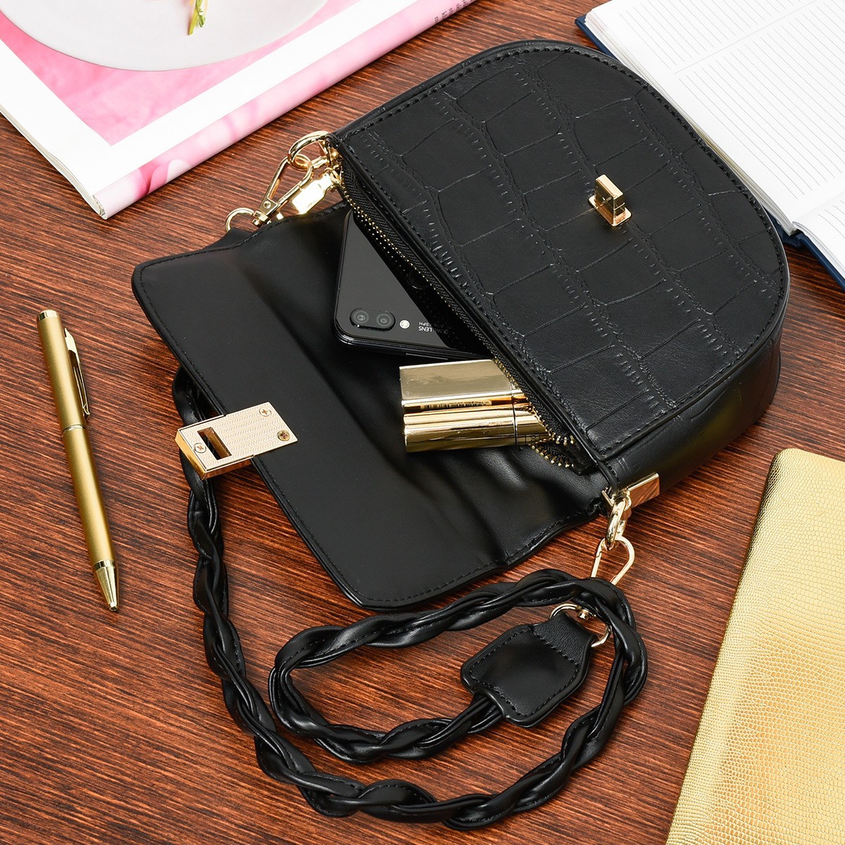 Dámska čierna kabelka AMY