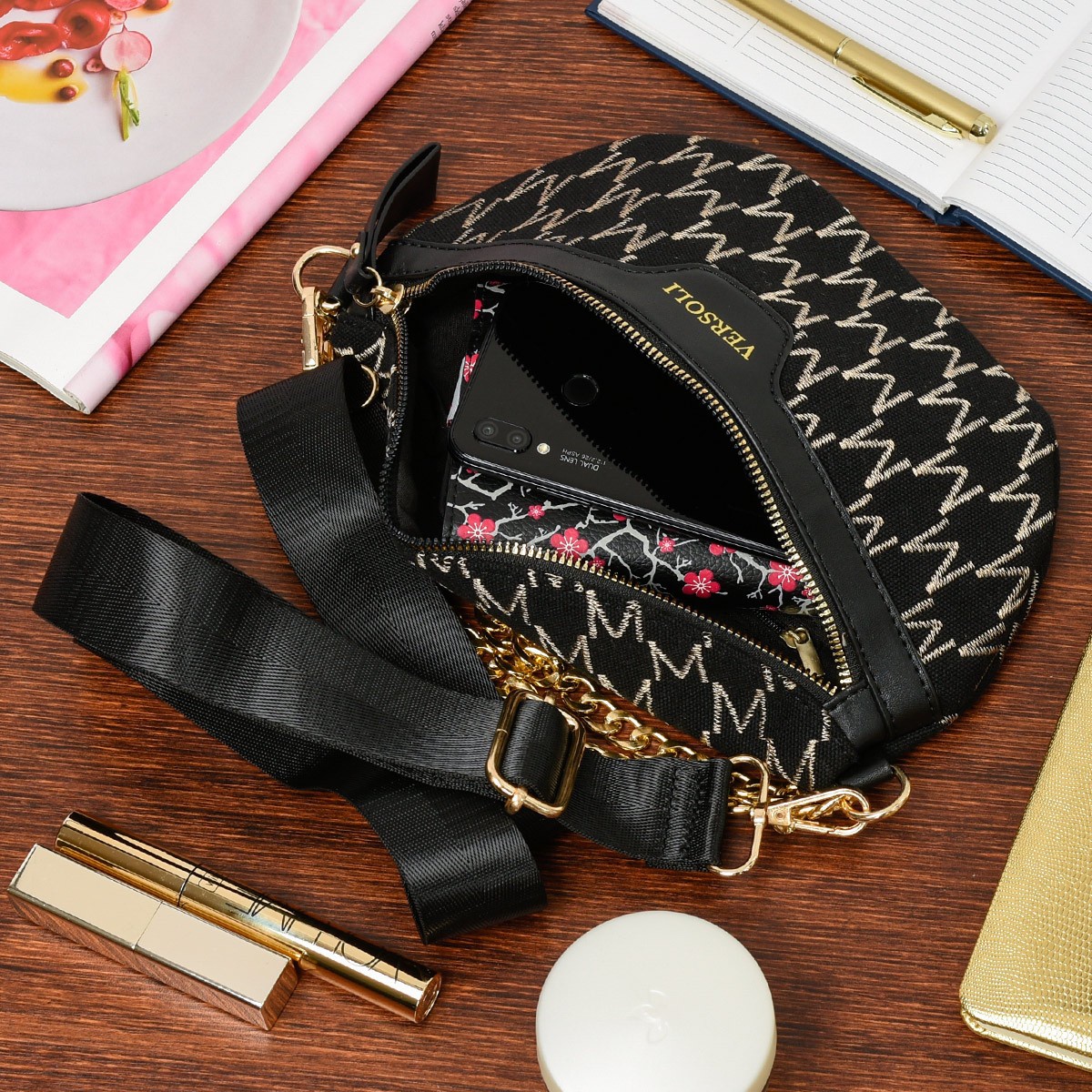 Čierna crossbody kabelka LOTTY