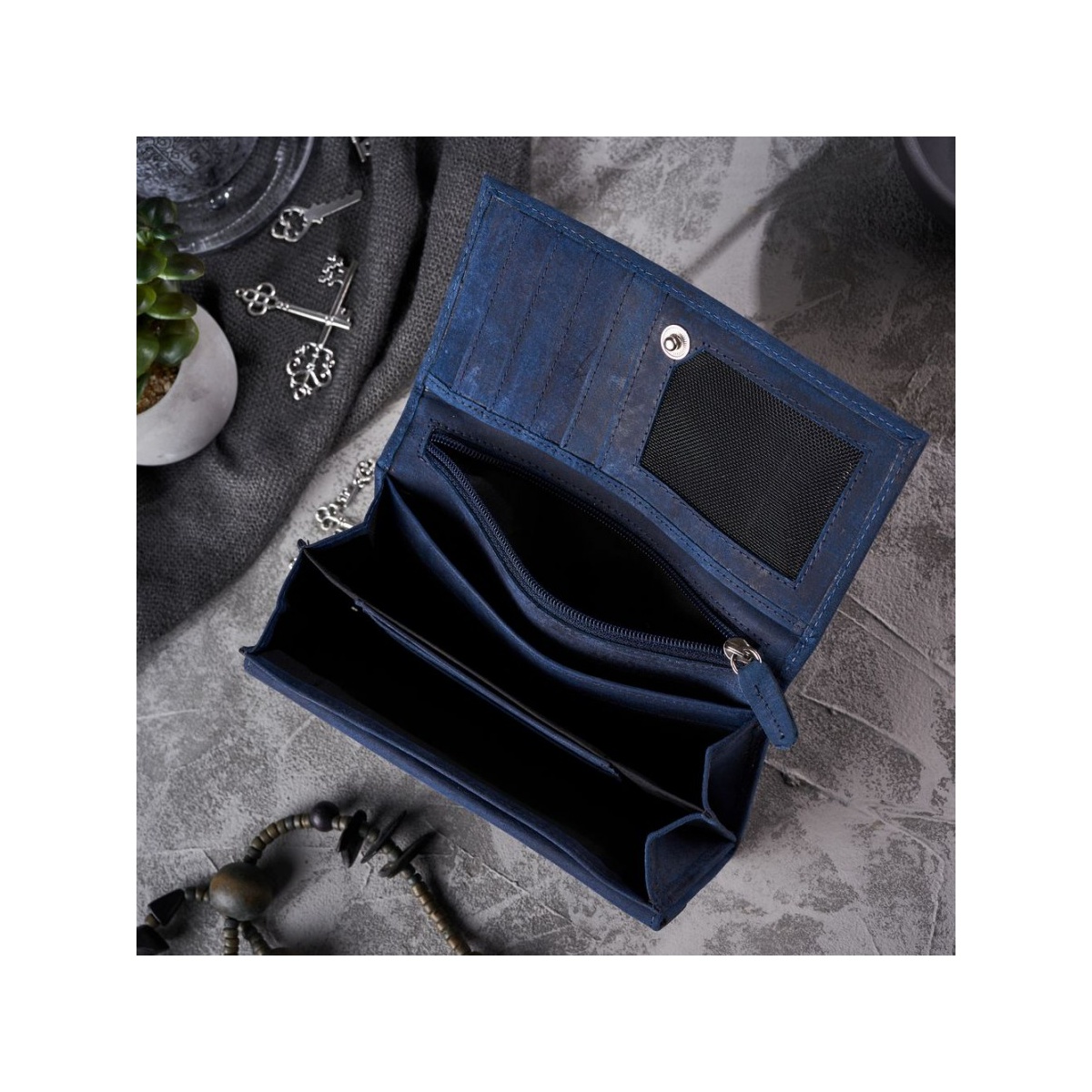 Dámska kožená tmavomodrá vintage peňaženka CALYSTA