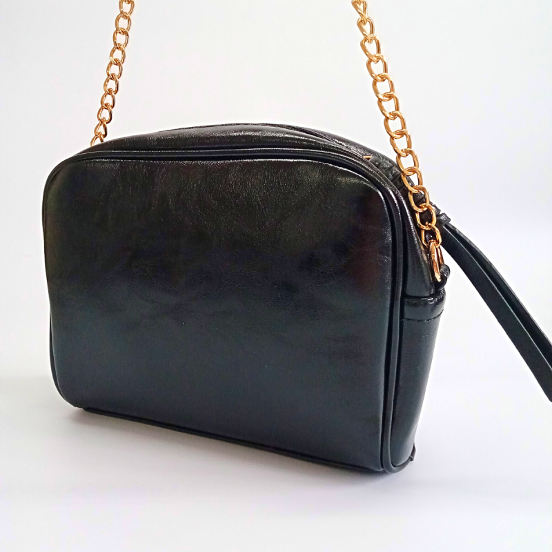 Dámska čierna lesklá prešívaná crossbody kabelka Monnari
