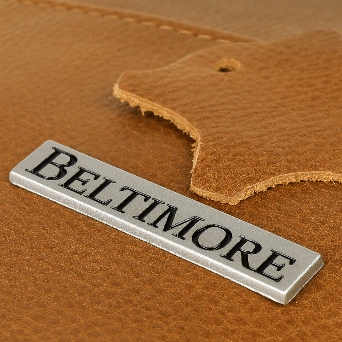 Kožená dámska camel (ťavia hnedá) kabelka na rameno Beltimore LANA - CAMEL