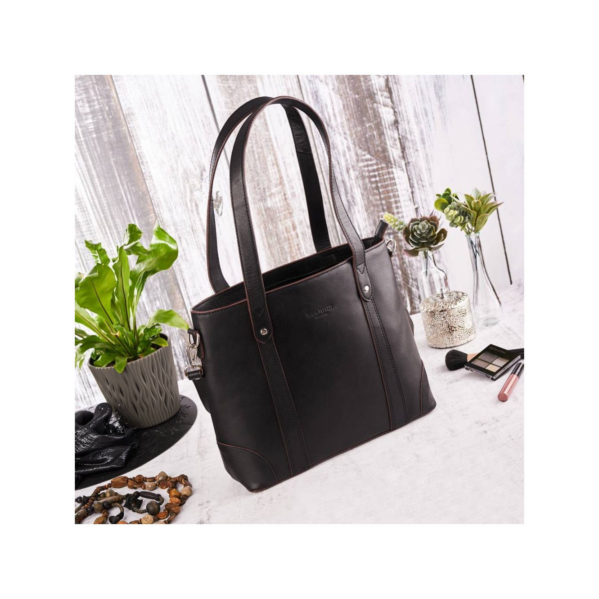 Kožená dámska čierna vintage shopper kabelka na rameno Paolo Peruzzi JASMINE so zapínaním na zips