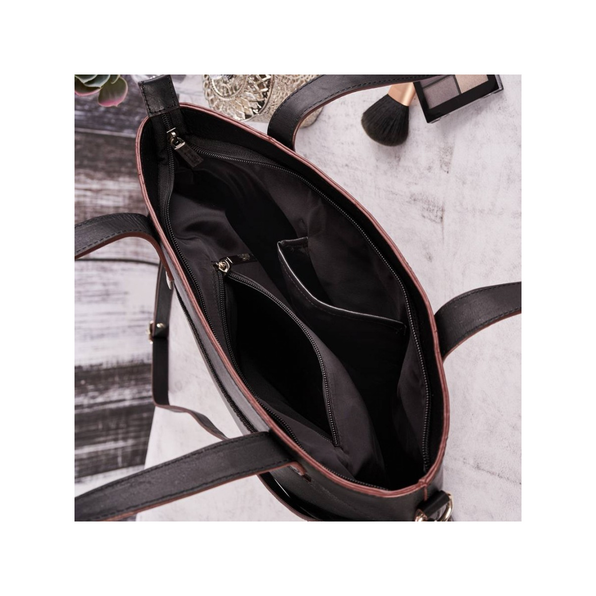 Kožená dámska čierna vintage shopper kabelka na rameno Paolo Peruzzi JASMINE so zapínaním na zips