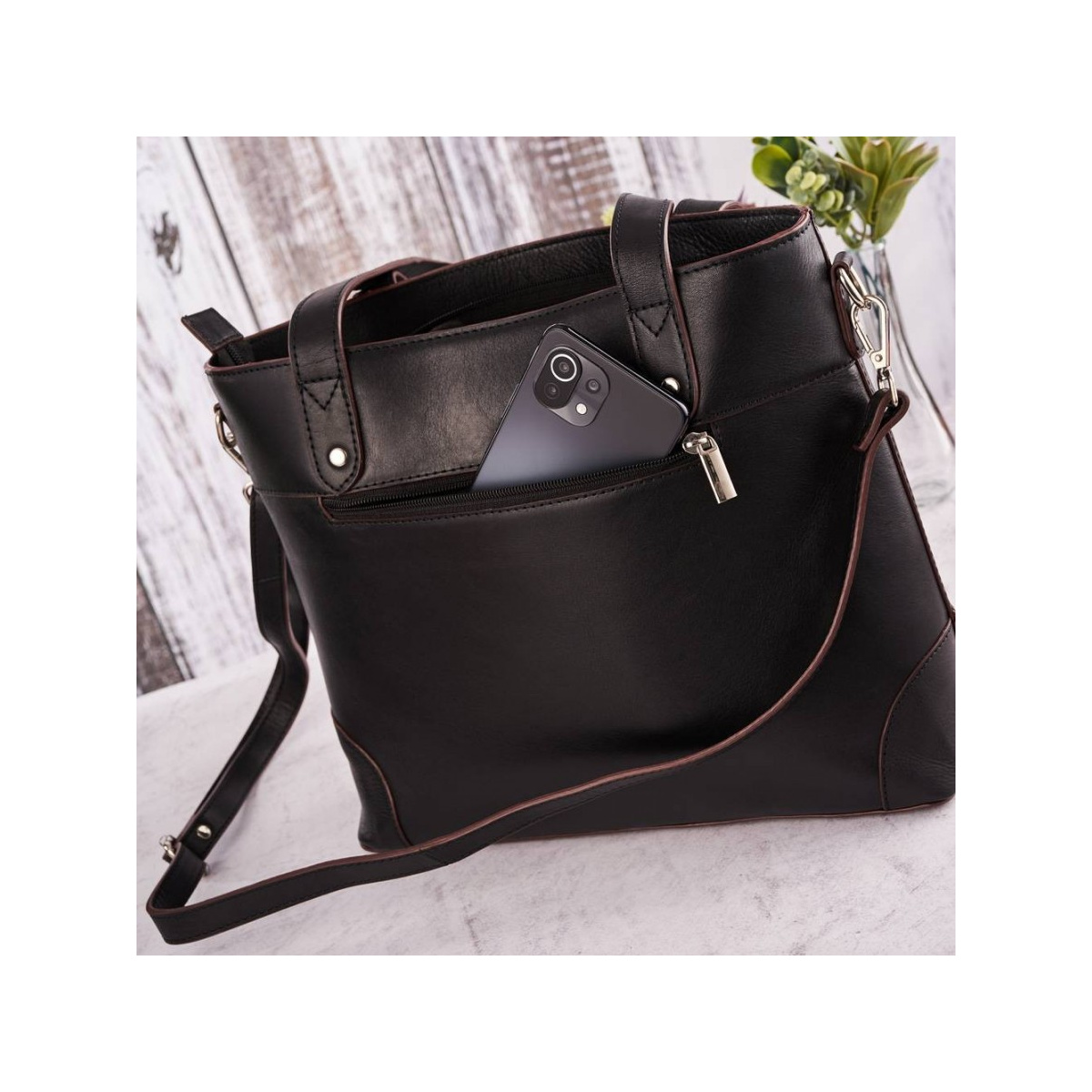 Kožená dámska čierna vintage shopper kabelka na rameno Paolo Peruzzi JASMINE so zapínaním na zips