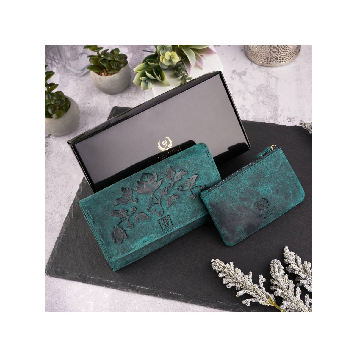 Sada pre ženy - kožená zelená vintage dámska peňaženka a kožené zelené vintage puzdro na kľúče Paolo Peruzzi
