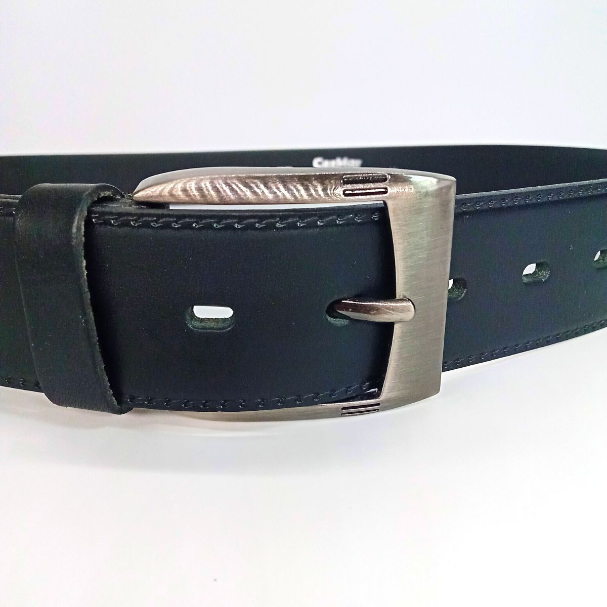 Čierny kožený pánsky opasok