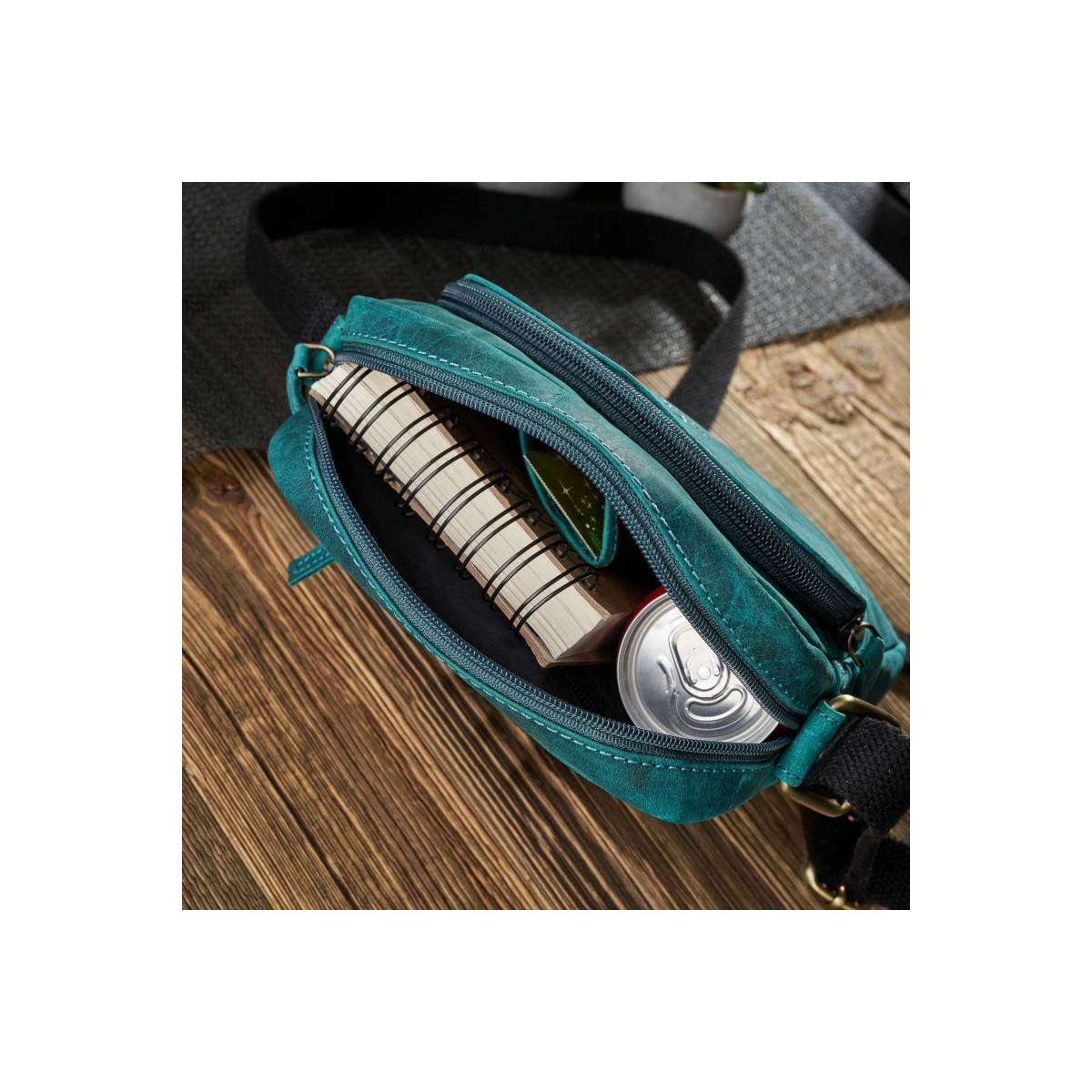 Kožená dámska vintage zelená crossbody kabelka Paolo Peruzzi "MARINA"