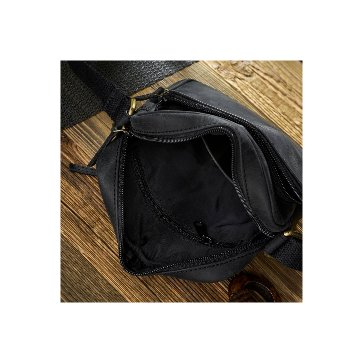 Kožená dámska čierna vintage crossbody kabelka Paolo Peruzzi "MARINA"