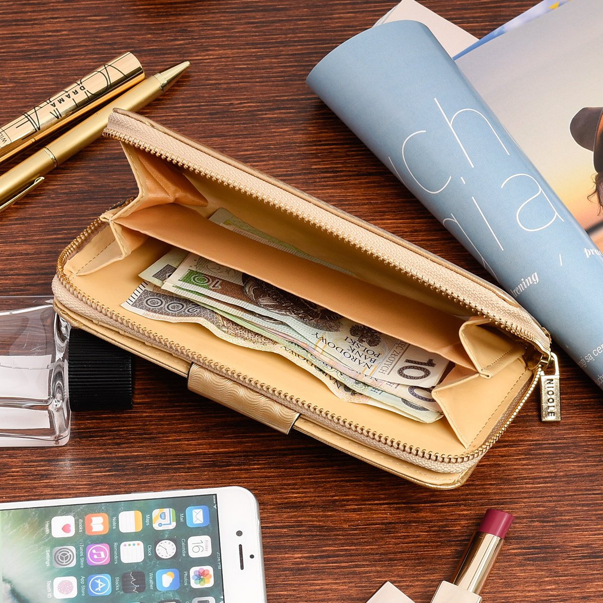 Zlatá veľká lakovaná dámska peňaženka NICOLE