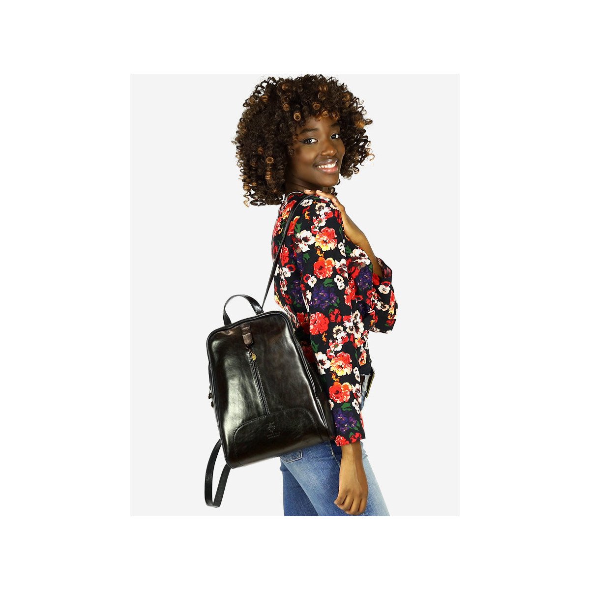 Kožený dámsky čierny batoh Vera Pelle "BRONTE"