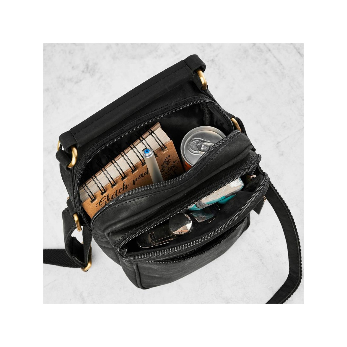 Kožená pánska crossbody taška Peruzzi čierna