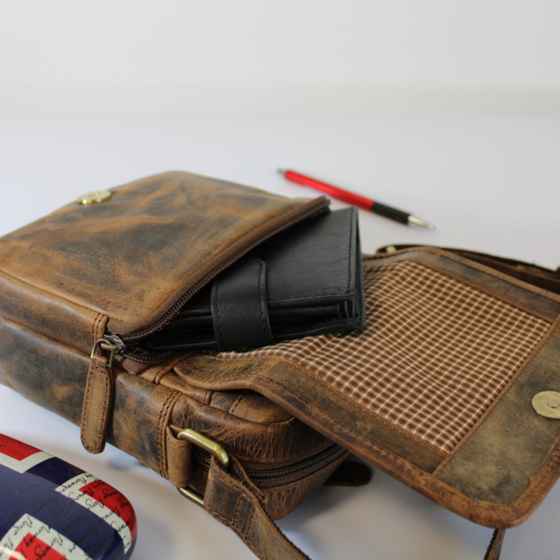 Pánska kožená hnedá taška na rameno ADEM