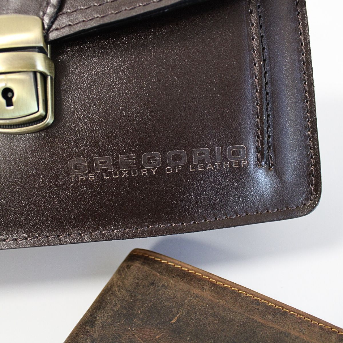 Pánska tmavohnedá kožená príručná taška VENICE