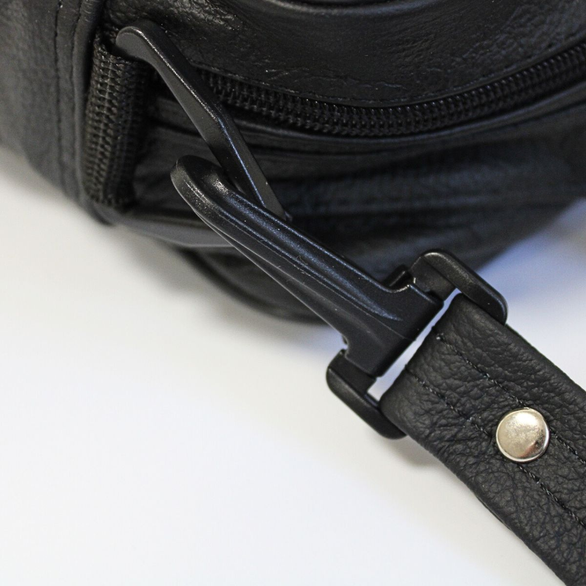 Kožená čierna pánska crossbody taška KORKE