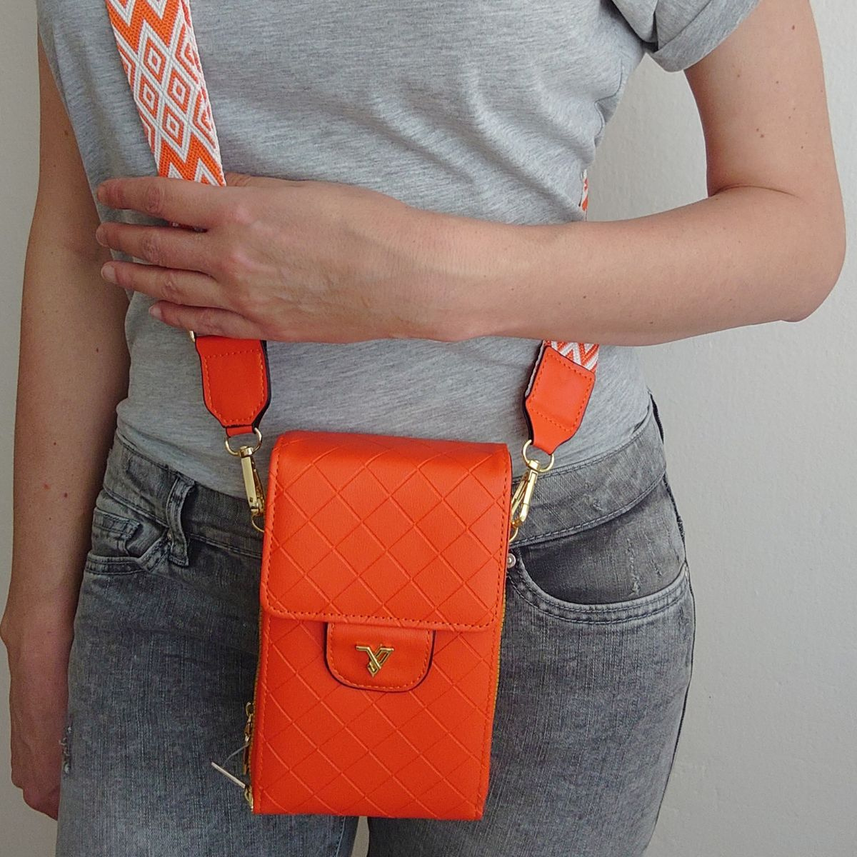 Dámska oranžová kabelka na mobil ALDEA