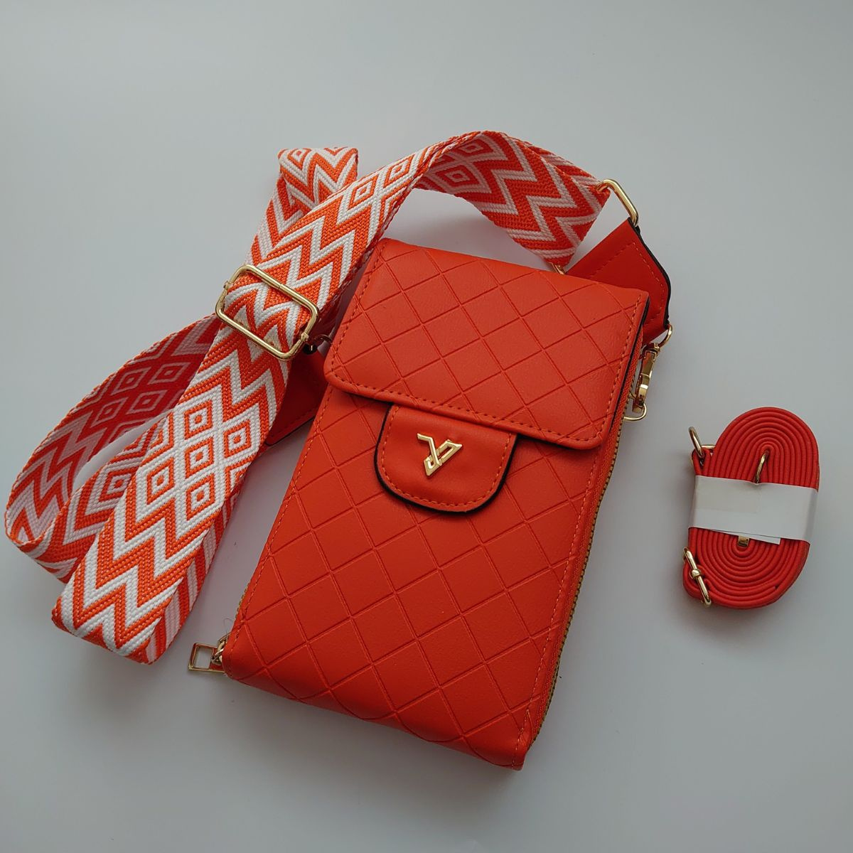 Dámska oranžová kabelka na mobil ALDEA