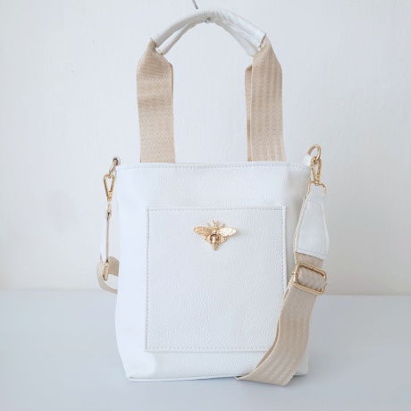 Dámska biela kabelka s včielkou. Cez telo, crossbody, do ruky, cez plece, na rameno.