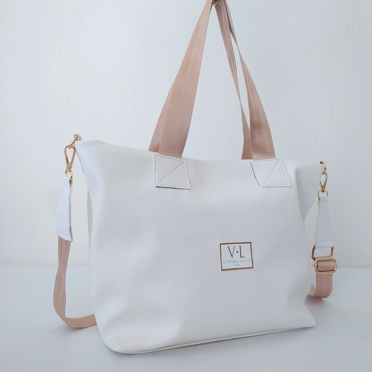 Dámska biela kabelka ARIELA