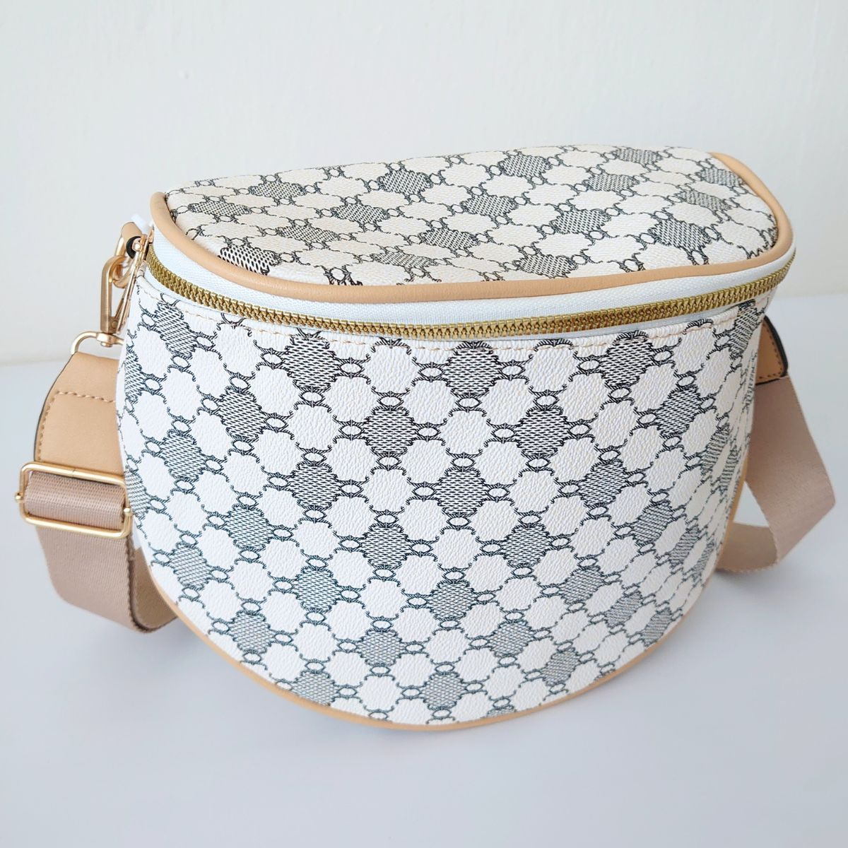 Dámska crossbody kabelka ANVITA