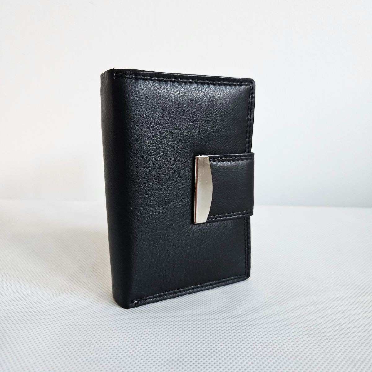 Dámska kožená čierna peňaženka DELLA