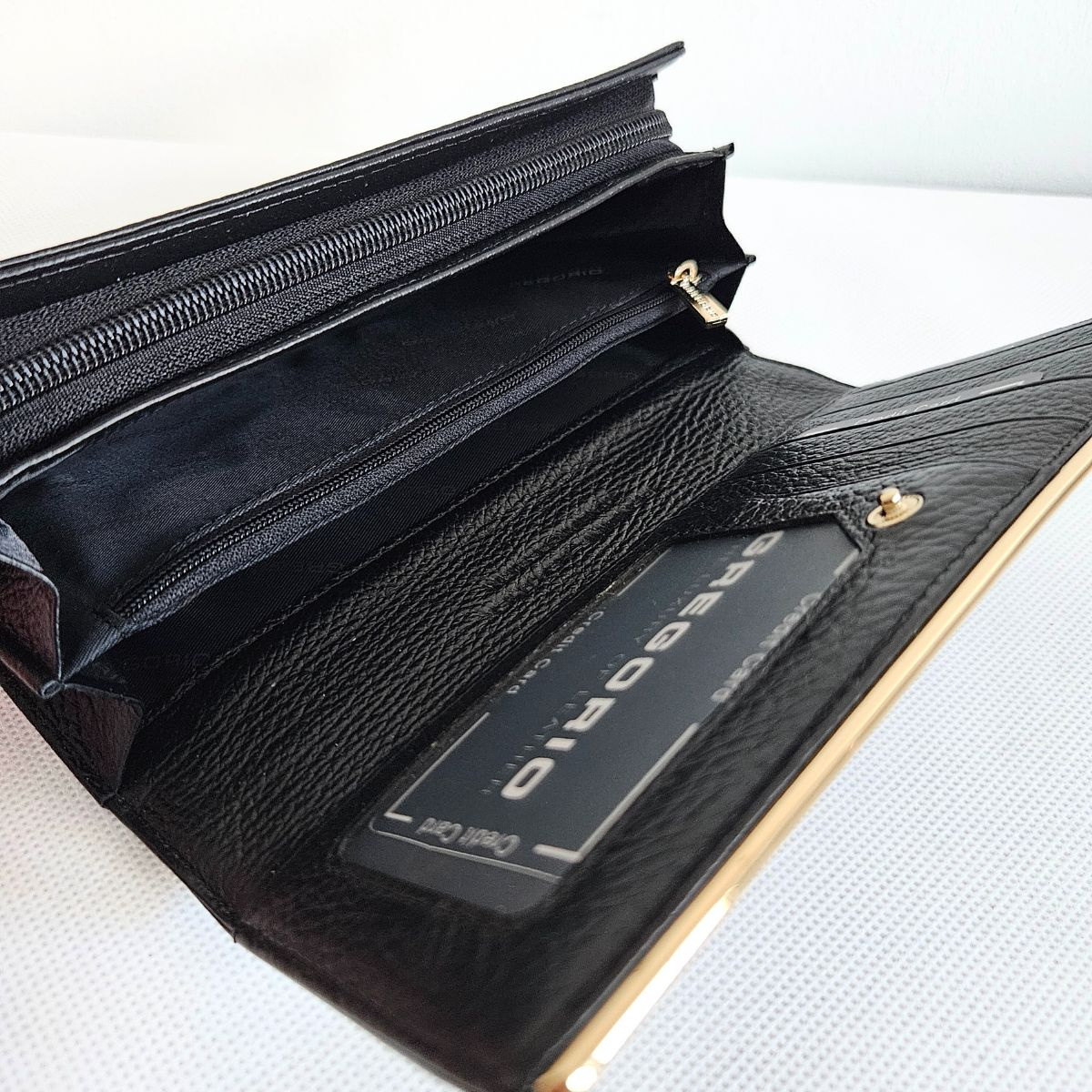 Dámska čierna kožená lakovaná peňaženka GREGORIO