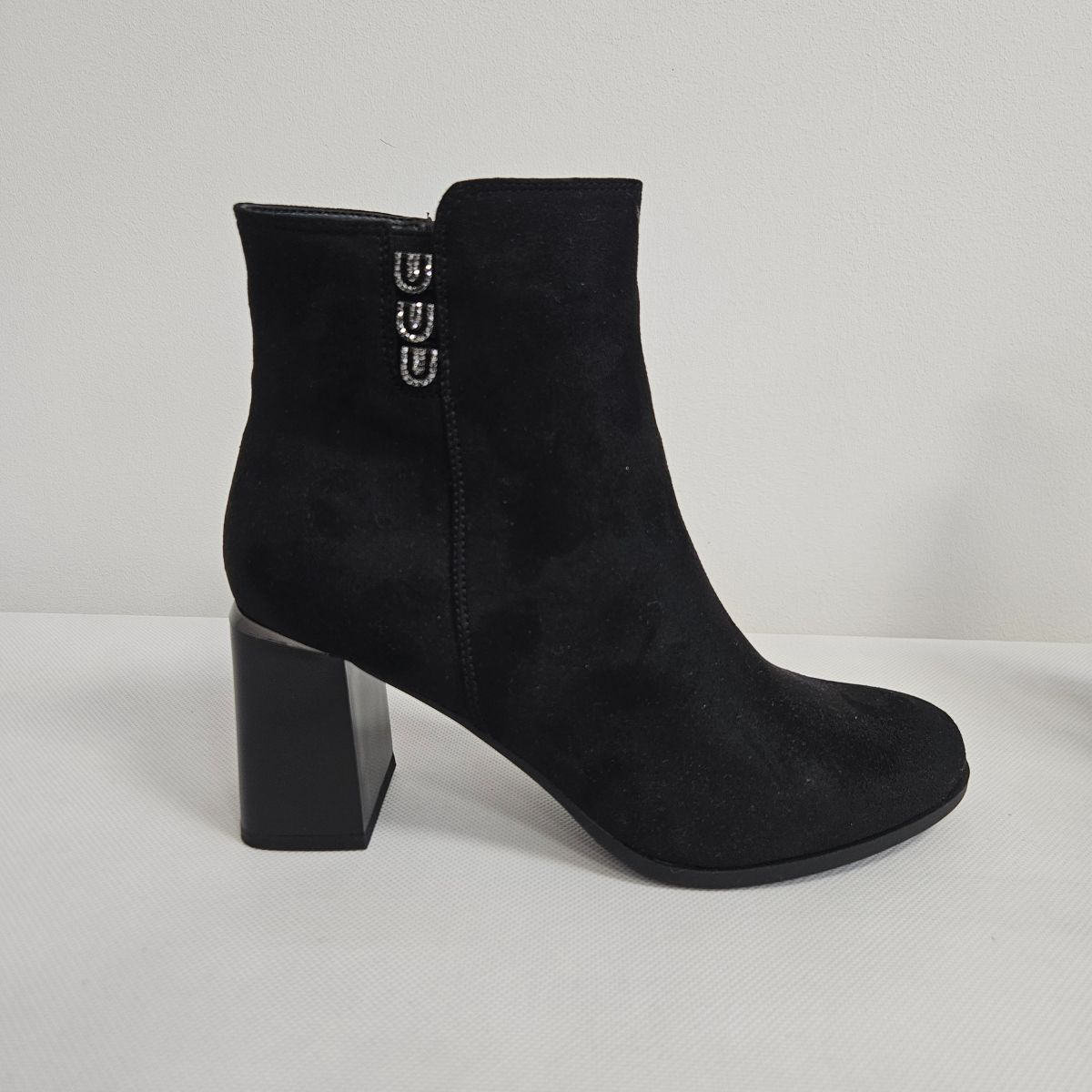 Čierne dámske čižmy na opätku KATTY