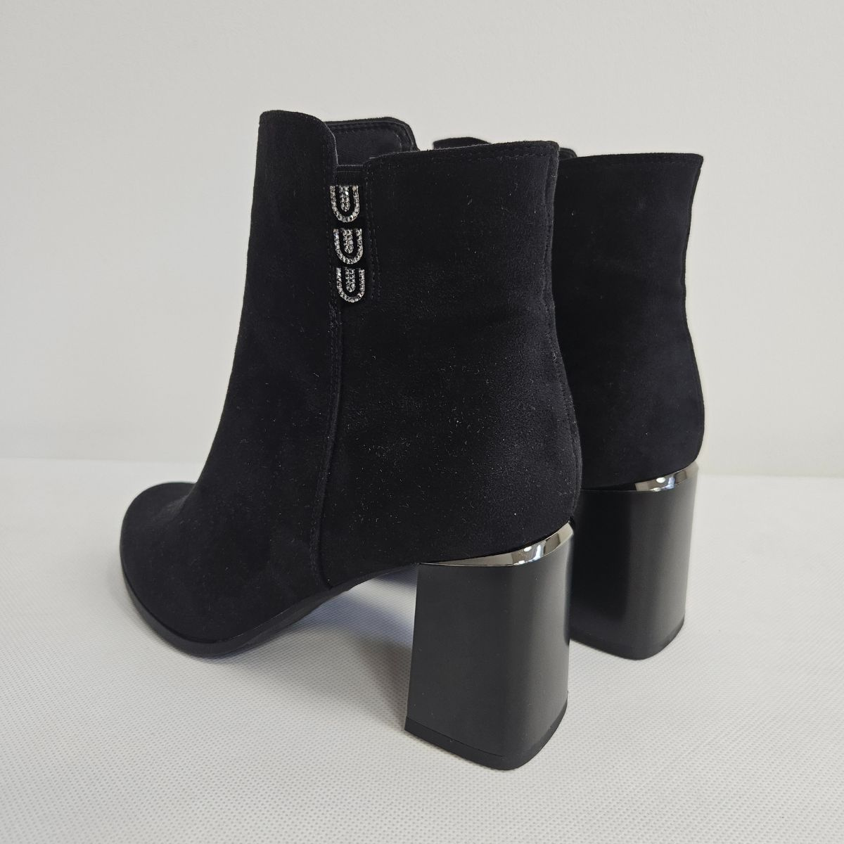 Čierne dámske čižmy na opätku KATTY